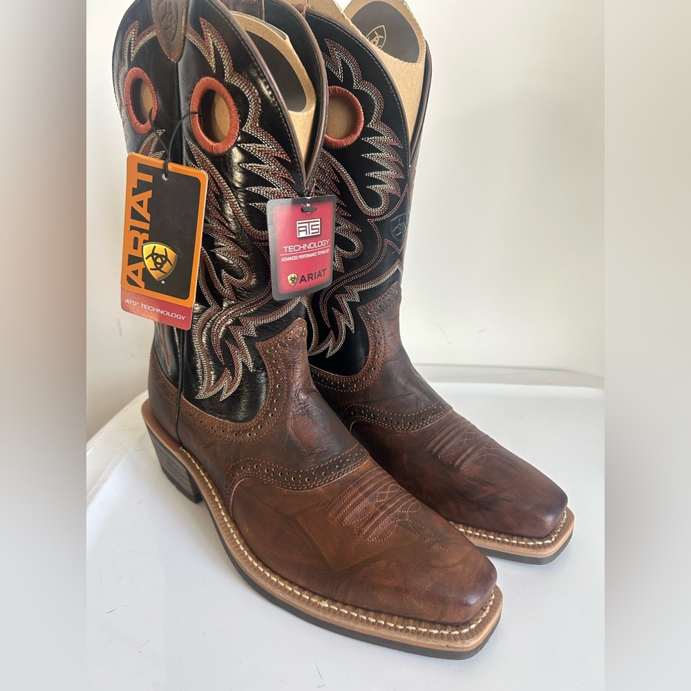 Ariat  Leather Heritage Roughstock Square Toe Brown & Black Western Boots